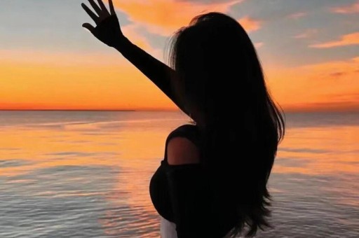 一天5个瓜！全身整容、顶流恋情、深夜泡酒吧赵丽颖最让人意外